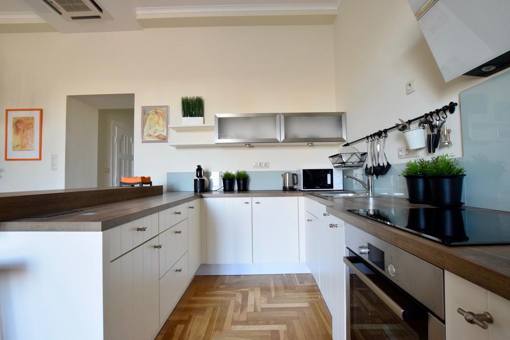 Luxury Apartment By Hi5 - Kiraly Street Suite Budapest Extérieur photo