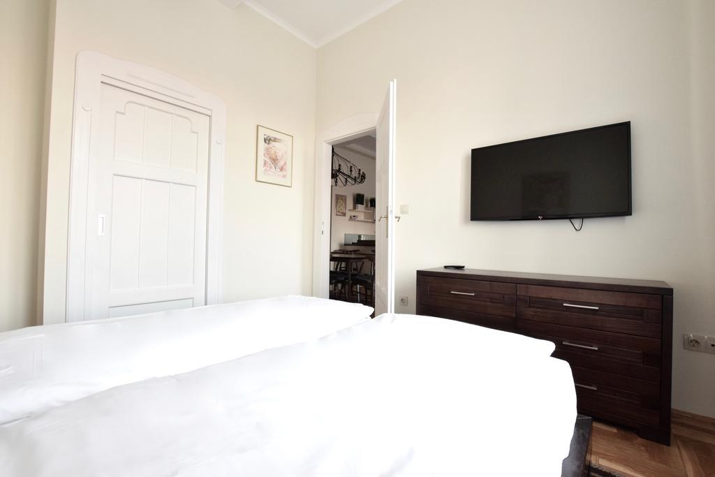 Luxury Apartment By Hi5 - Kiraly Street Suite Budapest Extérieur photo