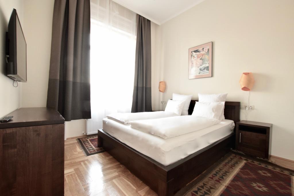 Luxury Apartment By Hi5 - Kiraly Street Suite Budapest Extérieur photo